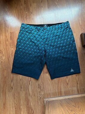 Threyda Black/Teal isometric printed shorts 3XL